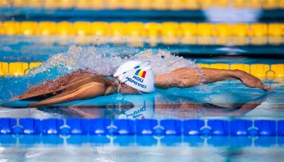 Aranyérmet szerzett David Popovici és Bianca Costea a junior úszó-világbajnokságon