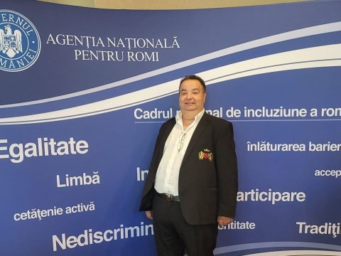 A „romák nemzetközi királya” azt követeli Indiától, hogy diaszpóraként ismerje el a romákat