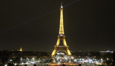 Korábban lekapcsolják az Eiffel-torony díszkivilágítását, hogy áramot spóroljanak