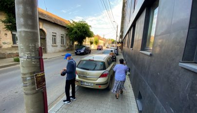 Ezután a járdákon szabálytalanul parkoló gépkocsikat is elszállíthatja a rendőrség