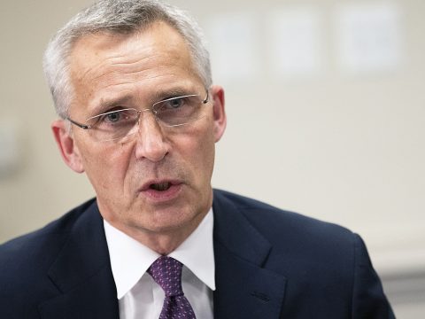 Stoltenberg Bukarestben: a NATO kész megvédeni minden centiméternyi szövetséges területet