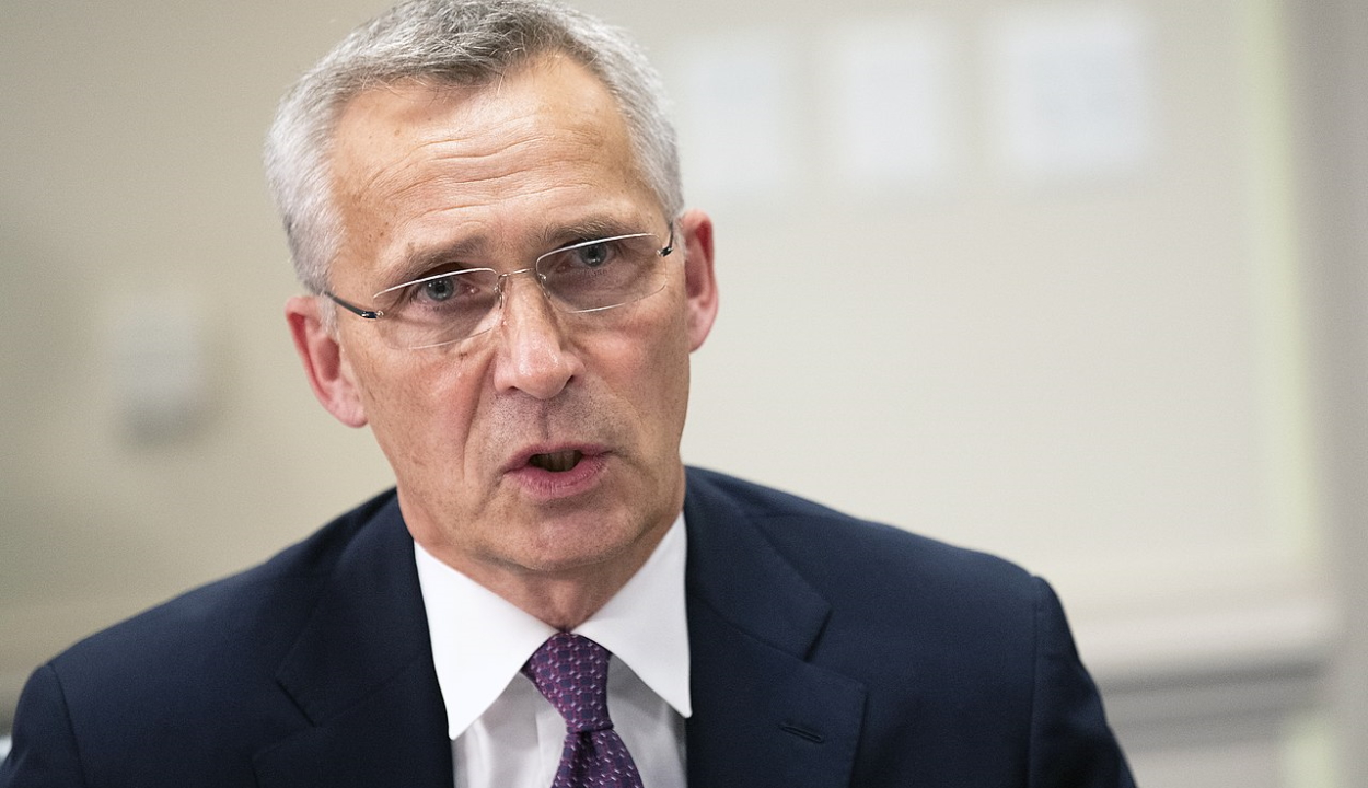 Stoltenberg Bukarestben: a NATO kész megvédeni minden centiméternyi szövetséges területet