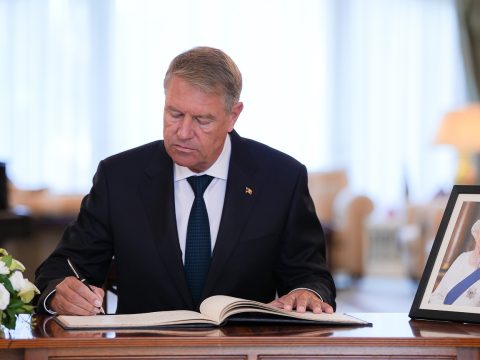 Klaus Iohannis is részt vesz Erzsébet királynő temetésén