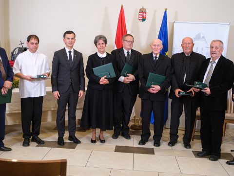 Állami kitüntetéseket adtak át Magyarország csíkszeredai főkonzulátusán