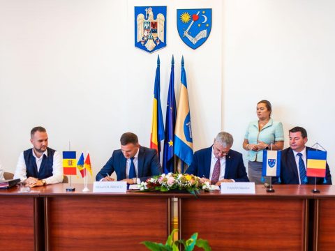 Együttműködési szerződést kötött Kovászna megye és a moldovai Cimișlia járás