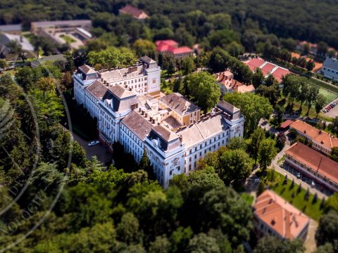 Húszmillió eurós finanszírozási szerződést írt alá a MOGYE az Európai Beruházási Bankkal