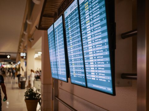 Megháromszorozódott a romániai légi utasforgalom az idei első félévben