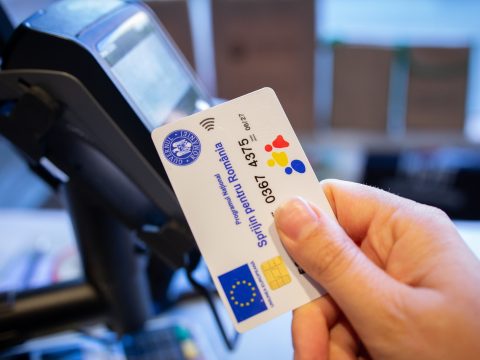 Fontolgatják az 50 eurós segély folyósításának meghosszabbítását