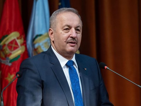 Ciucă a védelmi tárca kommunikációjának „kalibrálásáról” egyeztetett Dîncuval