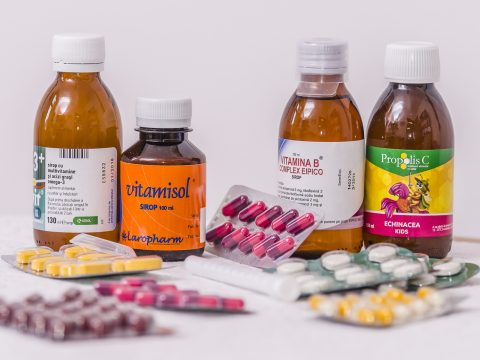 Multivitaminok napi szedésével javítható lehet az idősek agyműködése