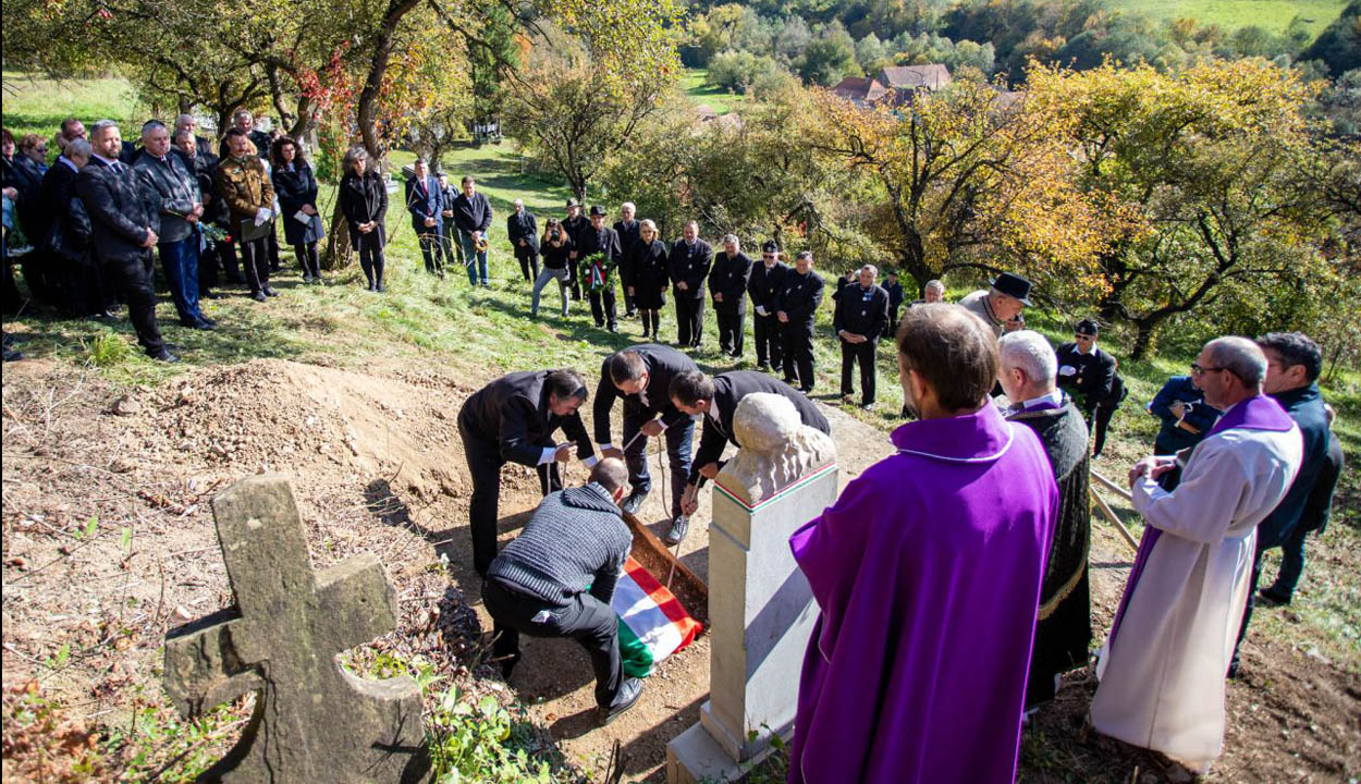 A hős katonát hazahozták