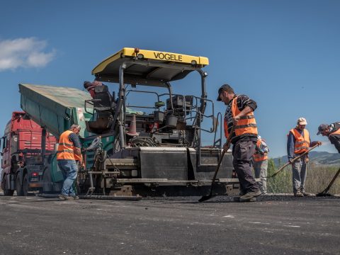 Újabb közművesítési és útjavítási munkálatokat finanszíroz a fejlesztési minisztérium