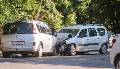 Hétfőtől okostelefonon is elvégezhető a kárbejelentés baleset esetén