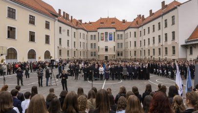 Marosvásárhelyen felavatták Erdély legnagyobb magyar iskolájának felújított épületegyüttesét