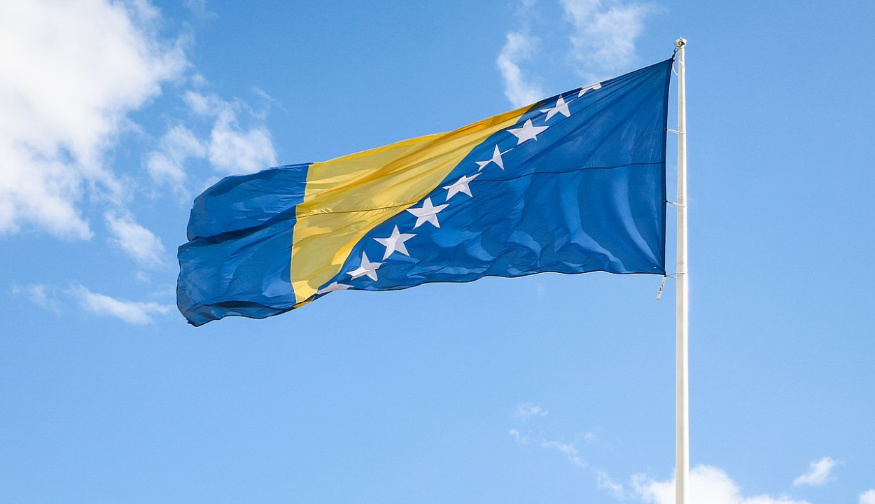 Az Európai Bizottság tagjelölti státuszt javasol Bosznia-Hercegovinának