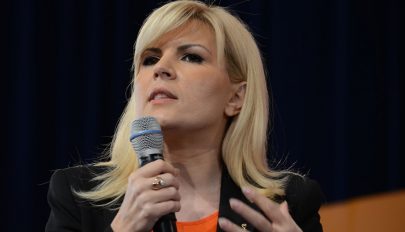 Kórházba vitték Elena Udreát, miután elájult a börtönben