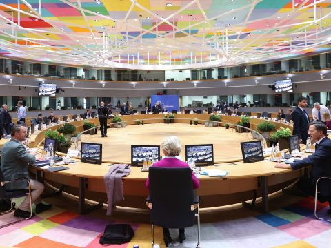 EU-csúcs: megállapodás született az energiaárak leszorításáról