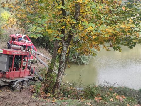 FRISSÍTVE: 135 centiméterrel csökkent a Tăul Mare tó vízszintje Verespataknál