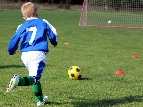 Havi 150 lejes sportolói utalványokat kapnak a klubokhoz leigazolt gyerekek és ifjú sportolók