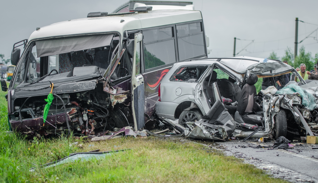 Közel 1500 személy halt meg idén közúti balesetben Romániában