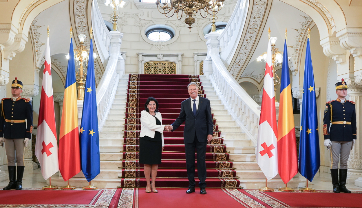 Stratégiai partnerségről írt alá közös nyilatkozatot Klaus Iohannis és a grúz elnök