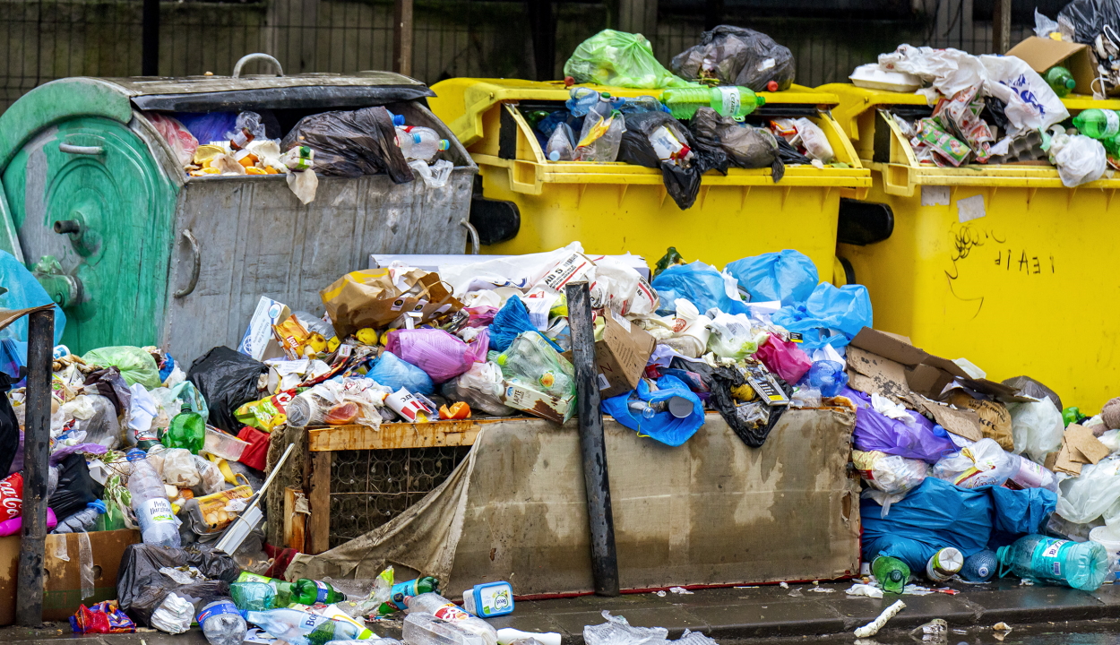 Veszélyhelyzetet hirdettek a hulladékválsággal küzdő Máramaros megye terültén