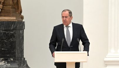 Lavrov: Moszkva kész lenne megvizsgálni egy Putyin-Biden-csúcs lehetőségét