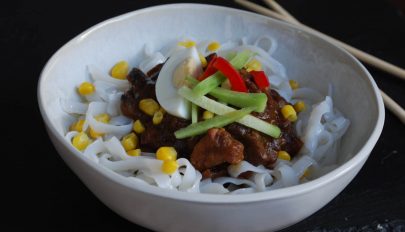 Jajangmyeon (noodles fekete szójabab szószban)