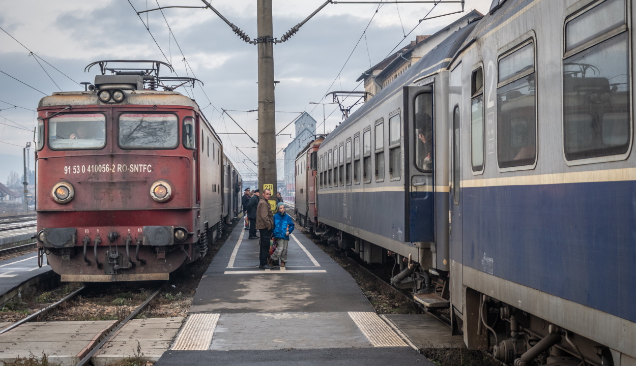 Decembertől 6 százalékkal nő a CFR alkalmazottainak fizetése