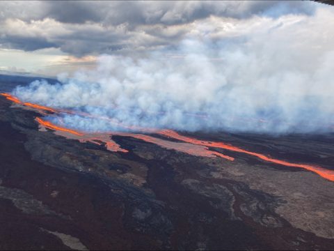 Közel négy évtized után ismét kitört a világ legnagyobb aktív vulkánja Hawaii szigetén