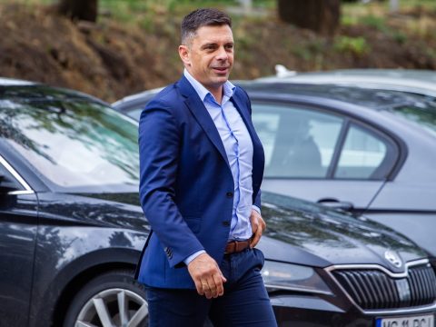 Közlekedési szabálysértéssel vádolják Novák Károly Eduárdot, a miniszter szerint lejáratási kísérletről van szó