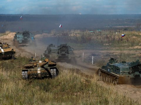 A Dnyeper bal partjára vonják vissza az orosz erőket Herszon megyében