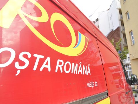 FRISSÍTVE: Elloptak egy pénzzel teli zsákot a Román Posta egyik autójából