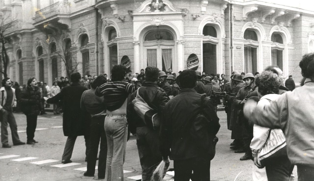 Feloldotta a SRI az 1989-es forradalom eseményeivel kapcsolatos belső dokumentumok titkosítását