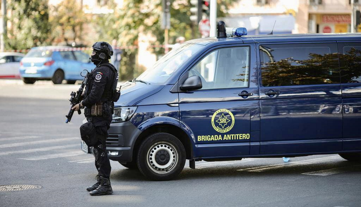 FRISSÍTVE: Gyanúsnak vélt borítékokat kapott a bukaresti ukrán nagykövetség, a SRI elszállította őket
