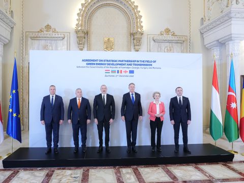 Aláírták a zöldenergiára vonatkozó azeri-grúz-román-magyar megállapodás