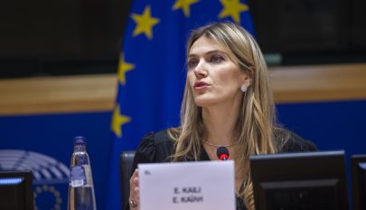 Vizsgálati fogságba helyezték az EP korrupcióval gyanúsított alelnökét és társait
