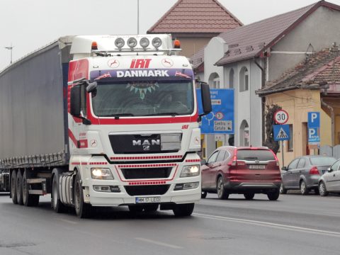 Bojkott: a román kamionsofőrök zöme nem tankol osztrák üzemanyagot
