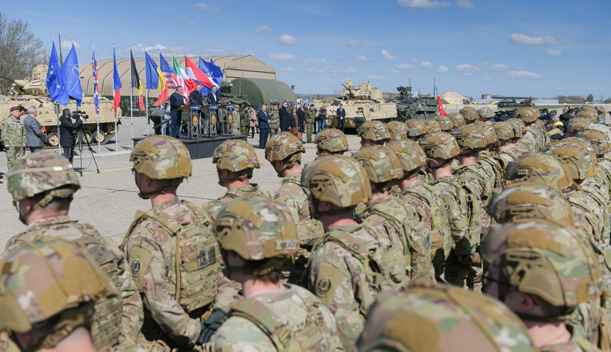 Jóváhagyta a parlament a NATO francia irányítású romániai harccsoportjának létrehozását
