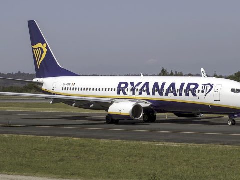 Budapesten hajtott végre kényszerleszállást egy Bukarestbe tartó Ryanair-gép