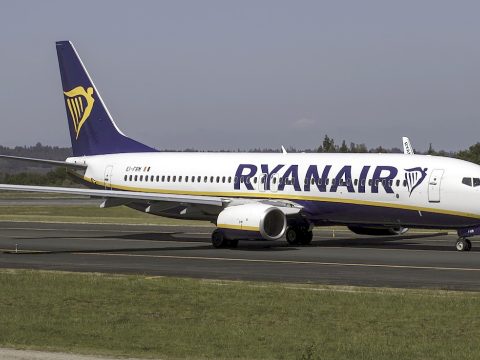 Négy romániai repülőtérről vonul ki a Ryanair légitársaság