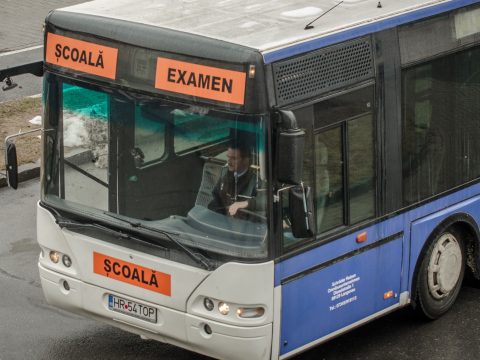 Csökkentett korhatár: fiatalabb korban szerezhető jogosítvány kamion vagy busz vezetéséhez