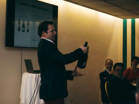 Közgazdász borklub indult Háromszéken
