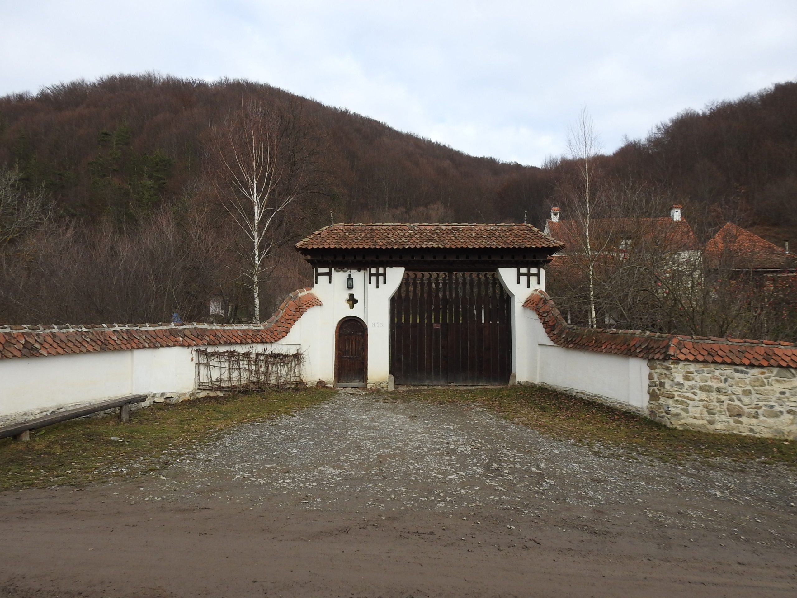 Zalánpatak kitörne a király árnyékából