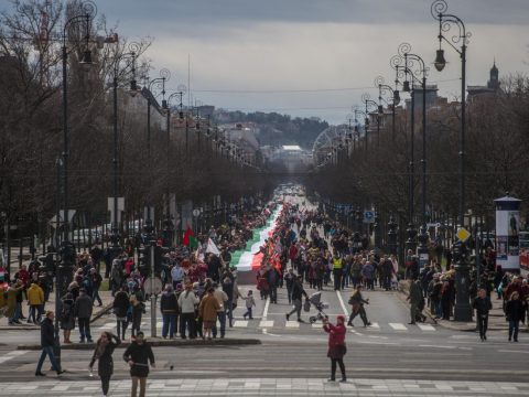 Négyszázötven méter hosszú székely zászlóra gyűjtenek