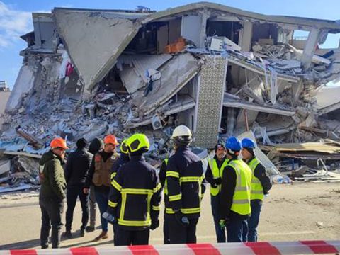 Gyűjtés a törökországi és szíriai földrengés áldozatainak