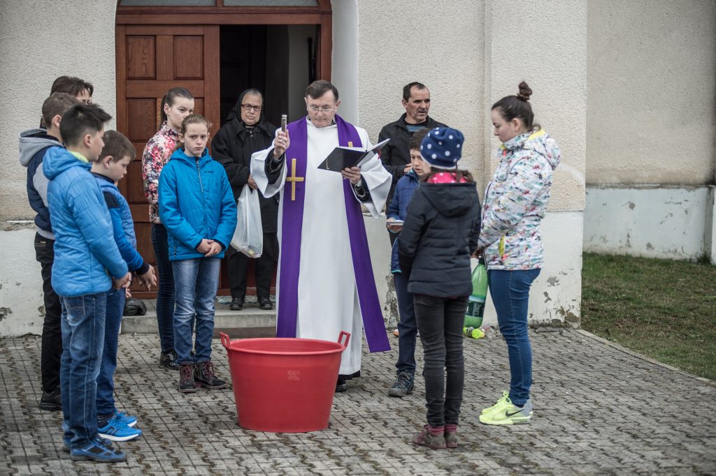 Vízszentelés Malomfalfán (fotó: Barabás Ákos)