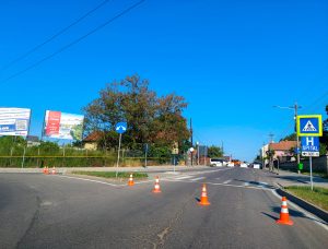 A Bem József utcai körforgalomban egy sávon lehet közlekedni (Fotó: Profi Rádió)