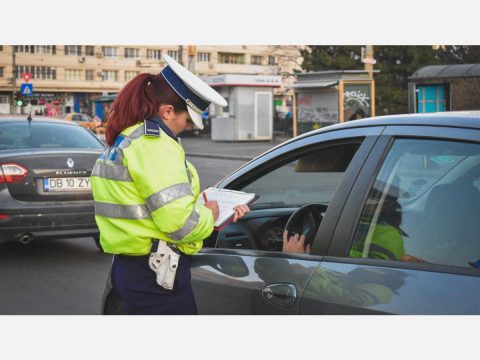 Szabálytalan előzésért és gyorshajtásért bírságoltak