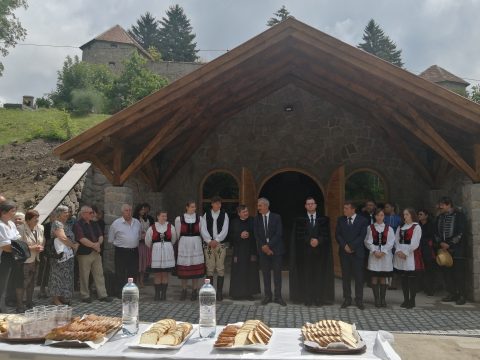 Az élőknek és a holtaknak is adóztak az Illés-napokon